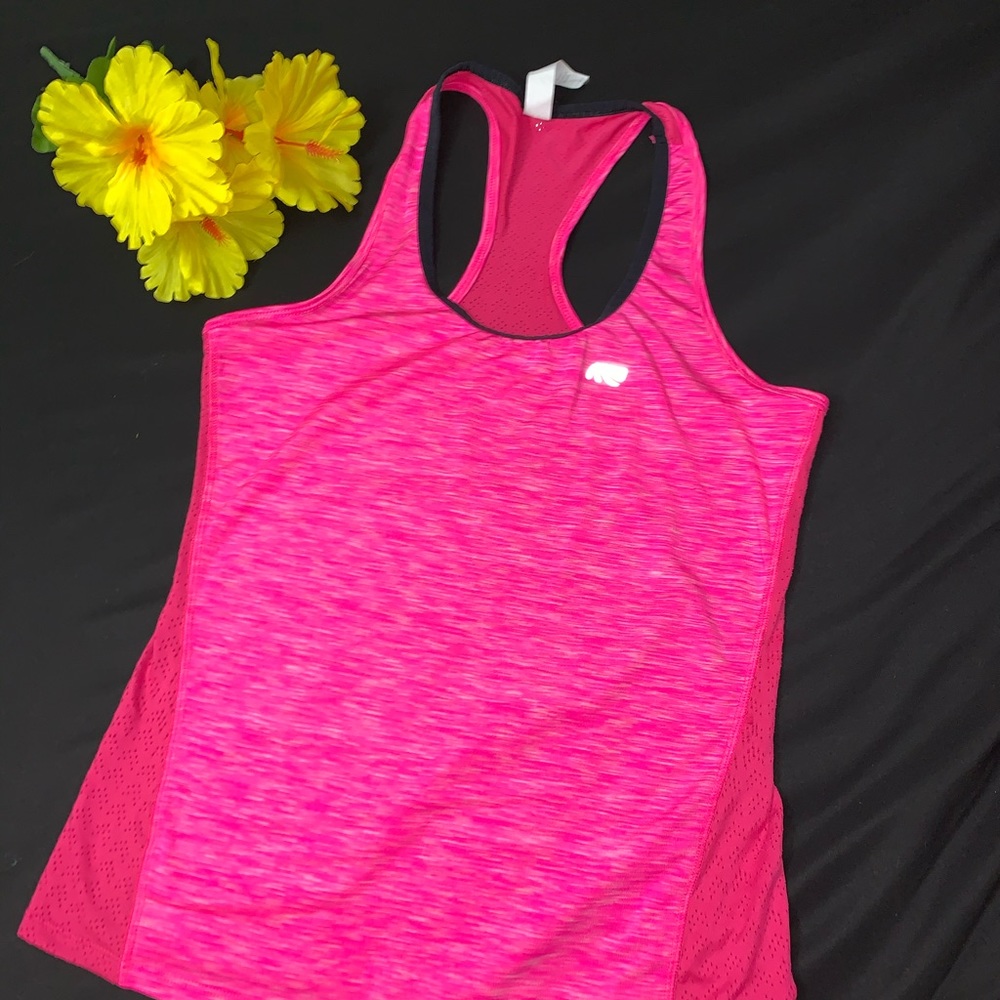✨NEW✨ Marika Sport Top
